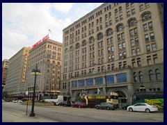 S Michigan Avenue 088 - Auditorium Bldg by Sullivan